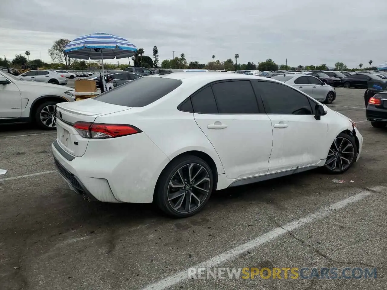 3 Photograph of a damaged car JTDS4RCE5LJ020364 TOYOTA COROLLA 2020