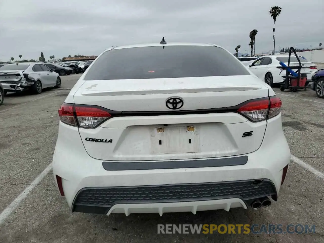 6 Photograph of a damaged car JTDS4RCE5LJ020364 TOYOTA COROLLA 2020