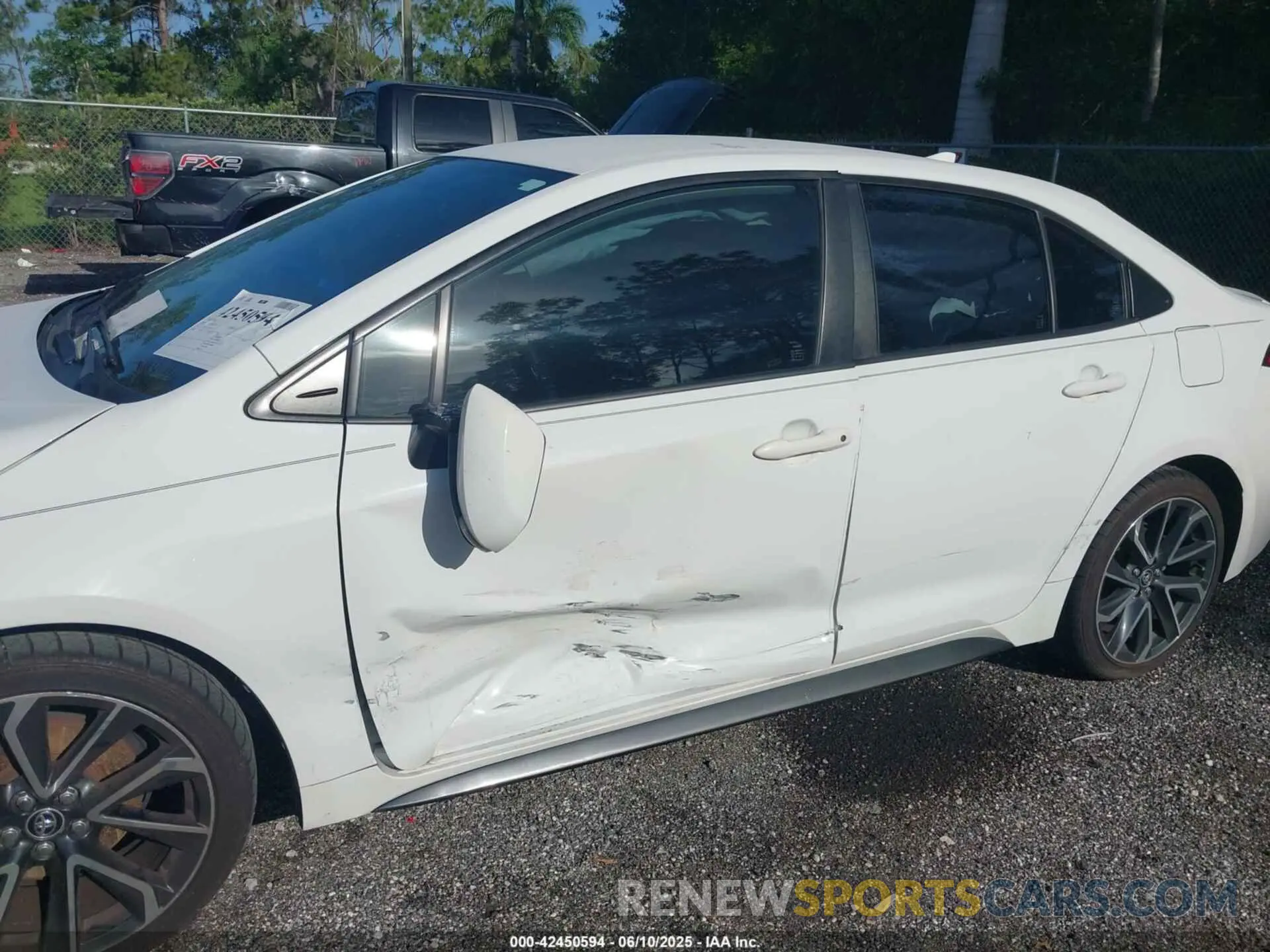 6 Photograph of a damaged car JTDS4RCE5LJ024401 TOYOTA COROLLA 2020