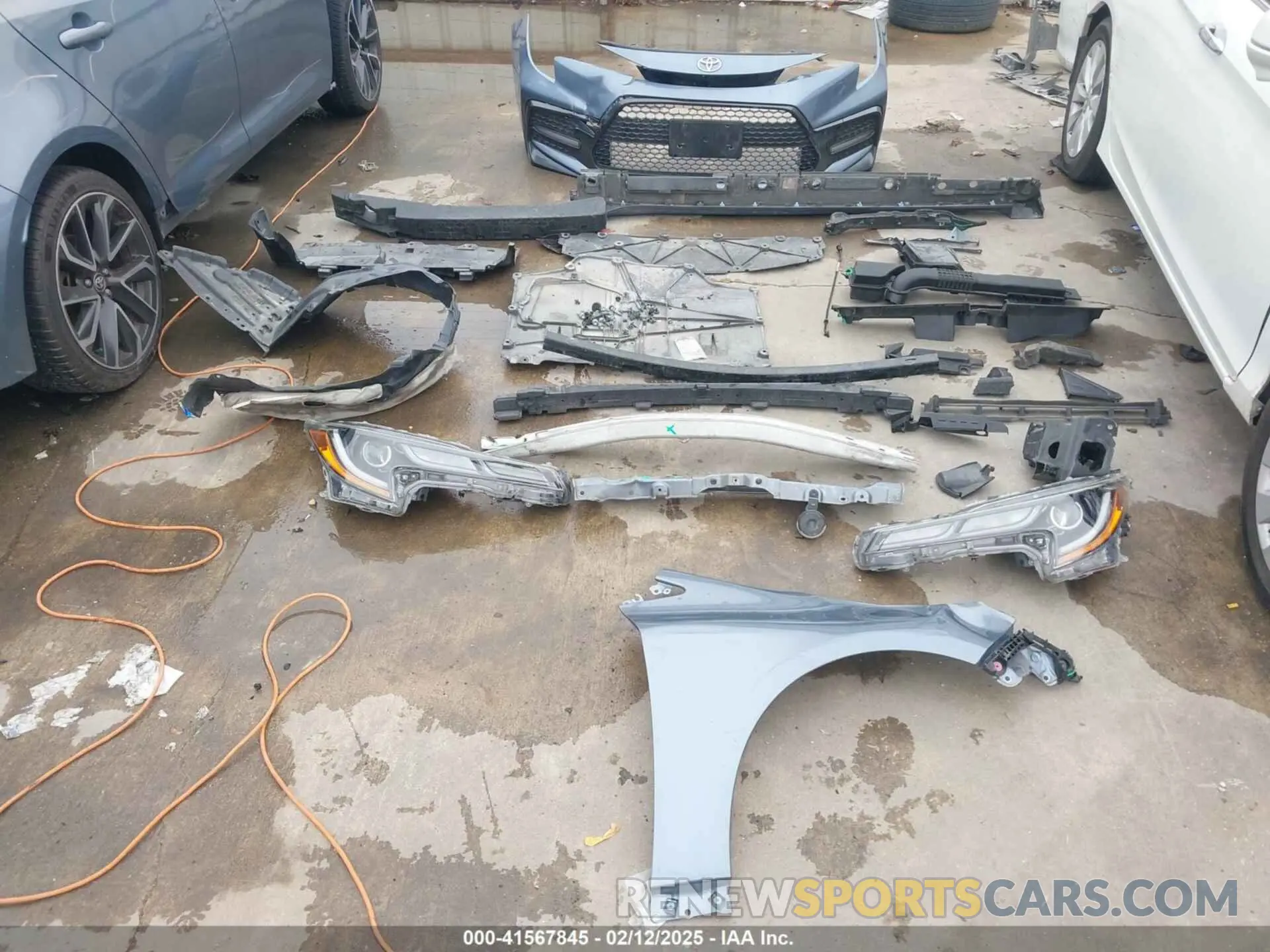 12 Photograph of a damaged car JTDS4RCE5LJ024964 TOYOTA COROLLA 2020