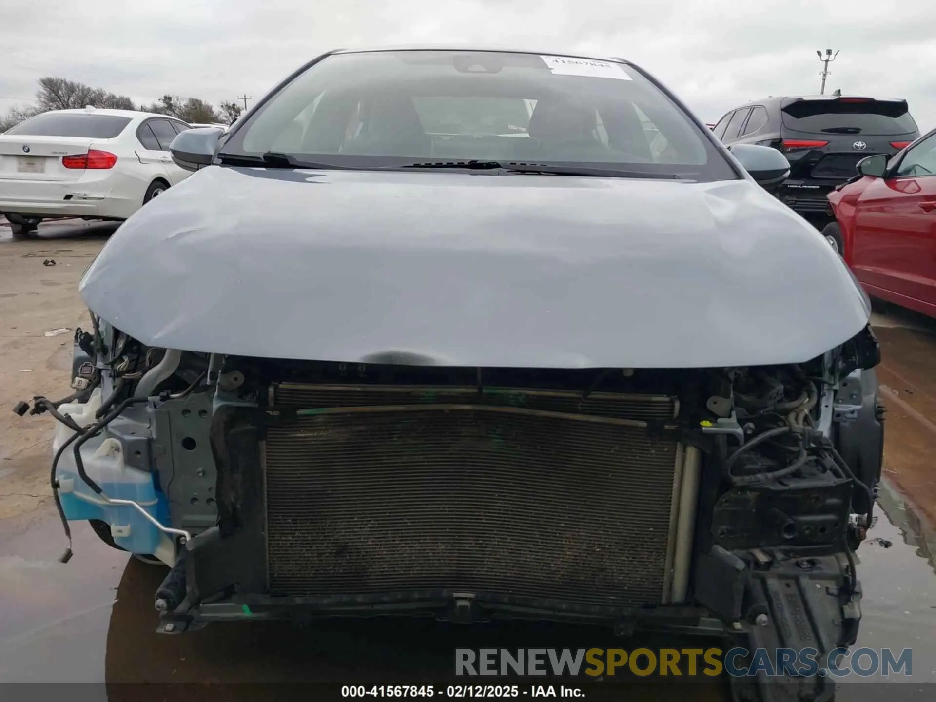 13 Photograph of a damaged car JTDS4RCE5LJ024964 TOYOTA COROLLA 2020