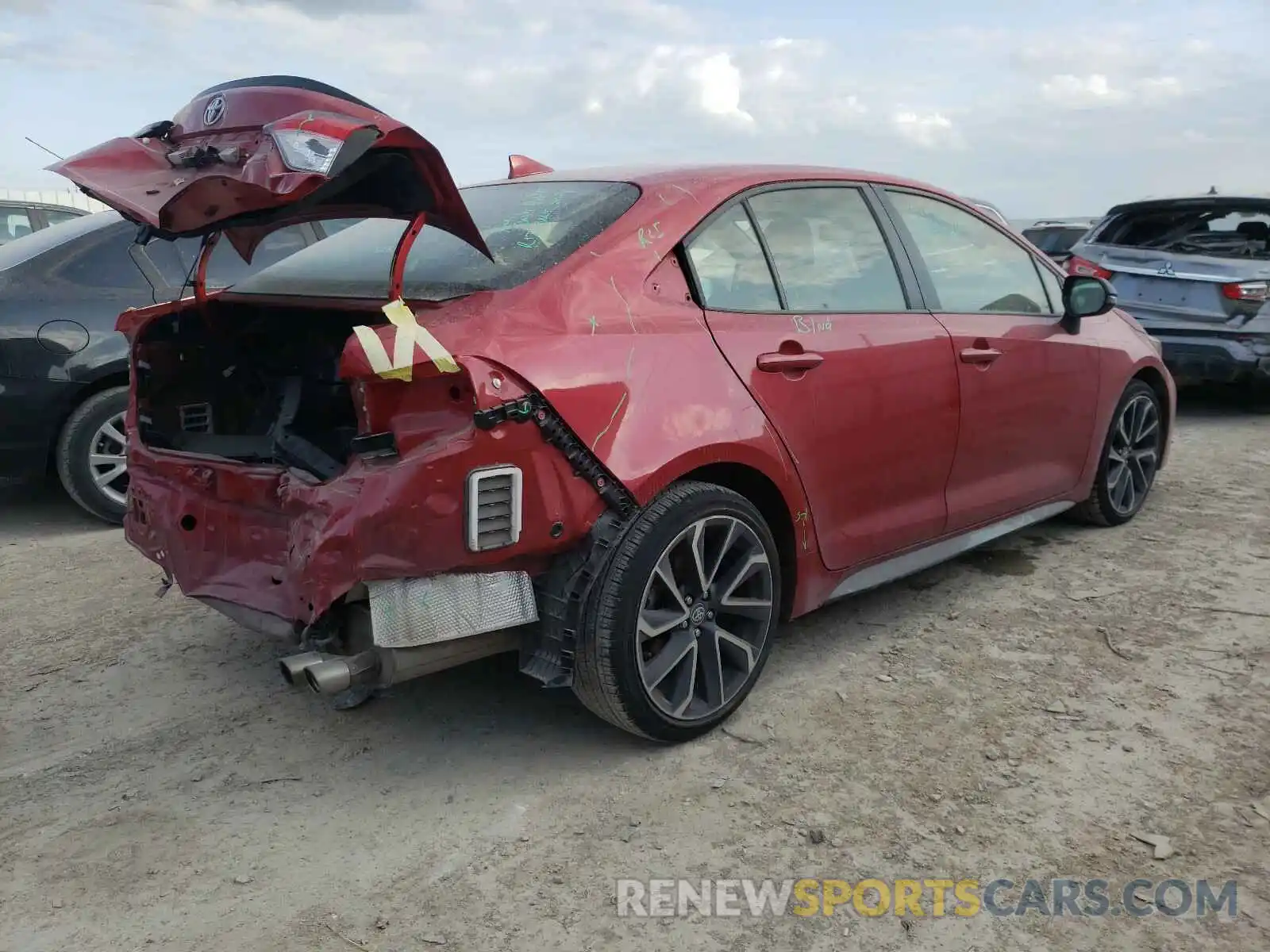 4 Photograph of a damaged car JTDS4RCE6LJ003461 TOYOTA COROLLA 2020