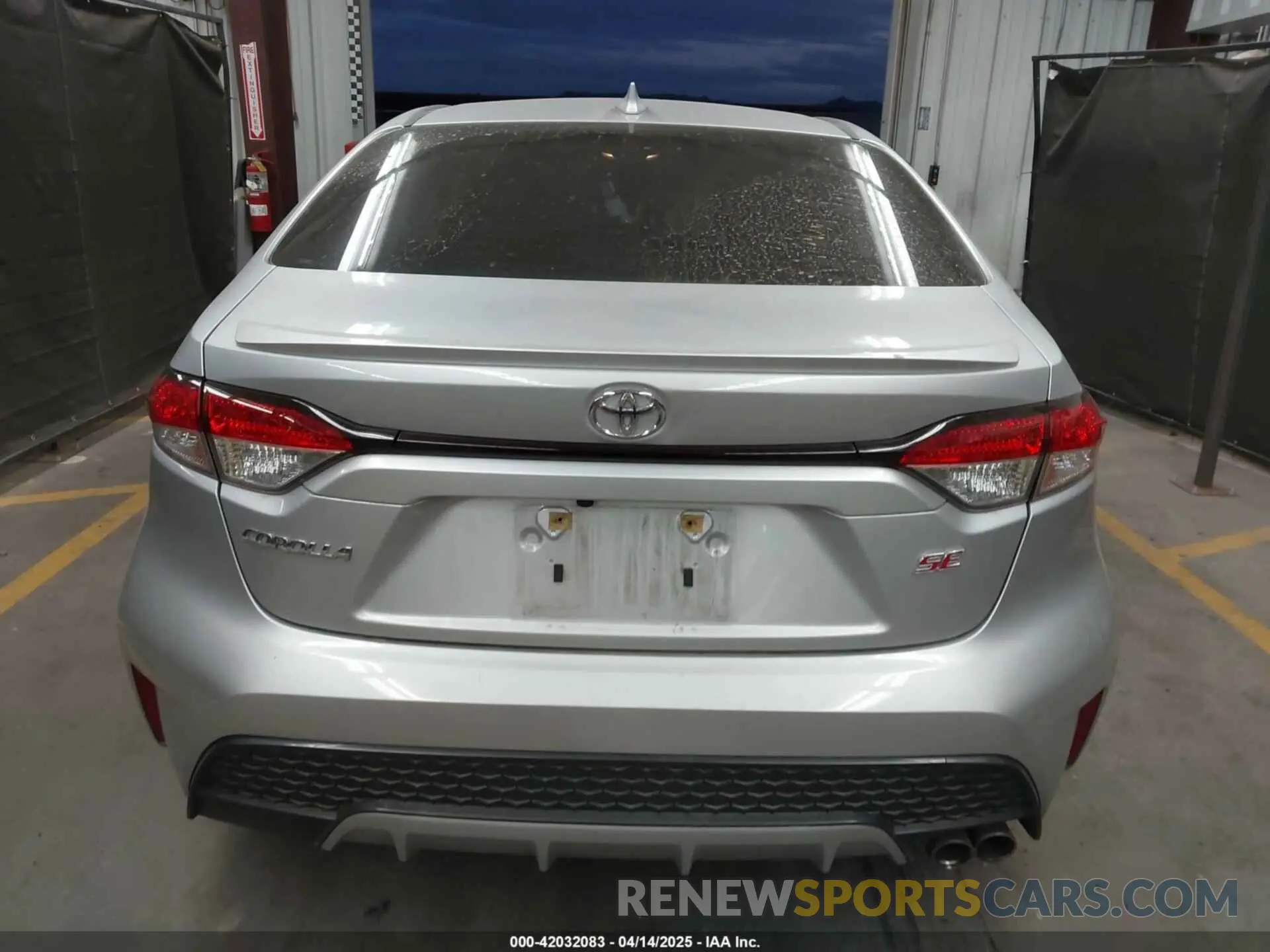 16 Photograph of a damaged car JTDS4RCE6LJ051543 TOYOTA COROLLA 2020