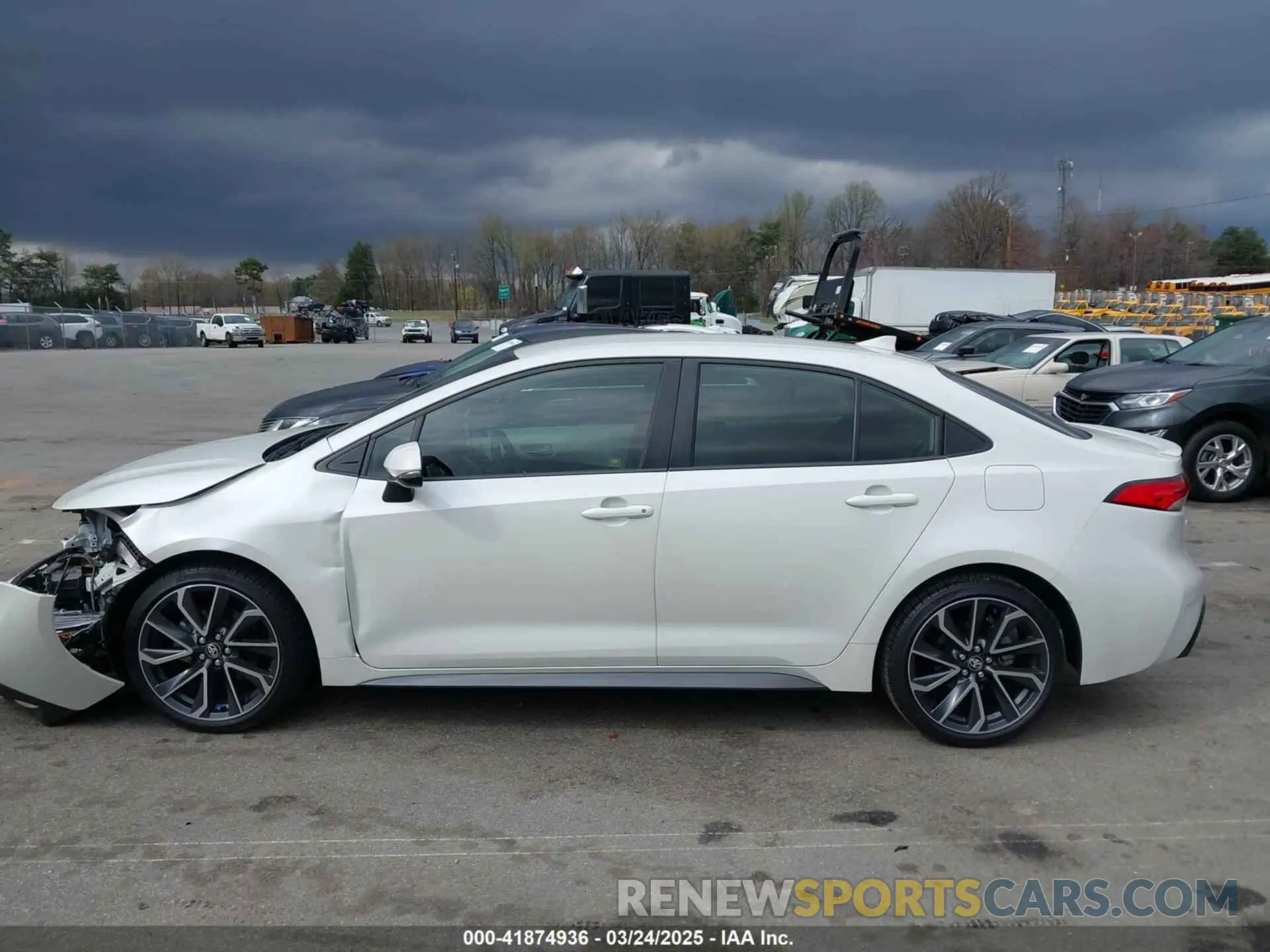 14 Photograph of a damaged car JTDS4RCE7LJ001377 TOYOTA COROLLA 2020