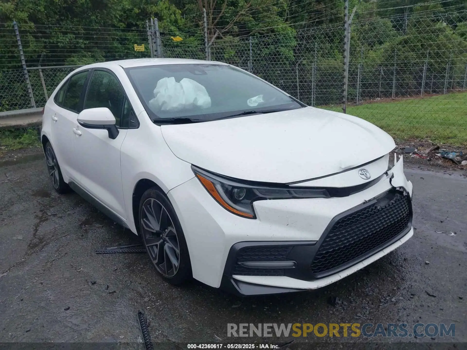 1 Photograph of a damaged car JTDS4RCE7LJ043693 TOYOTA COROLLA 2020