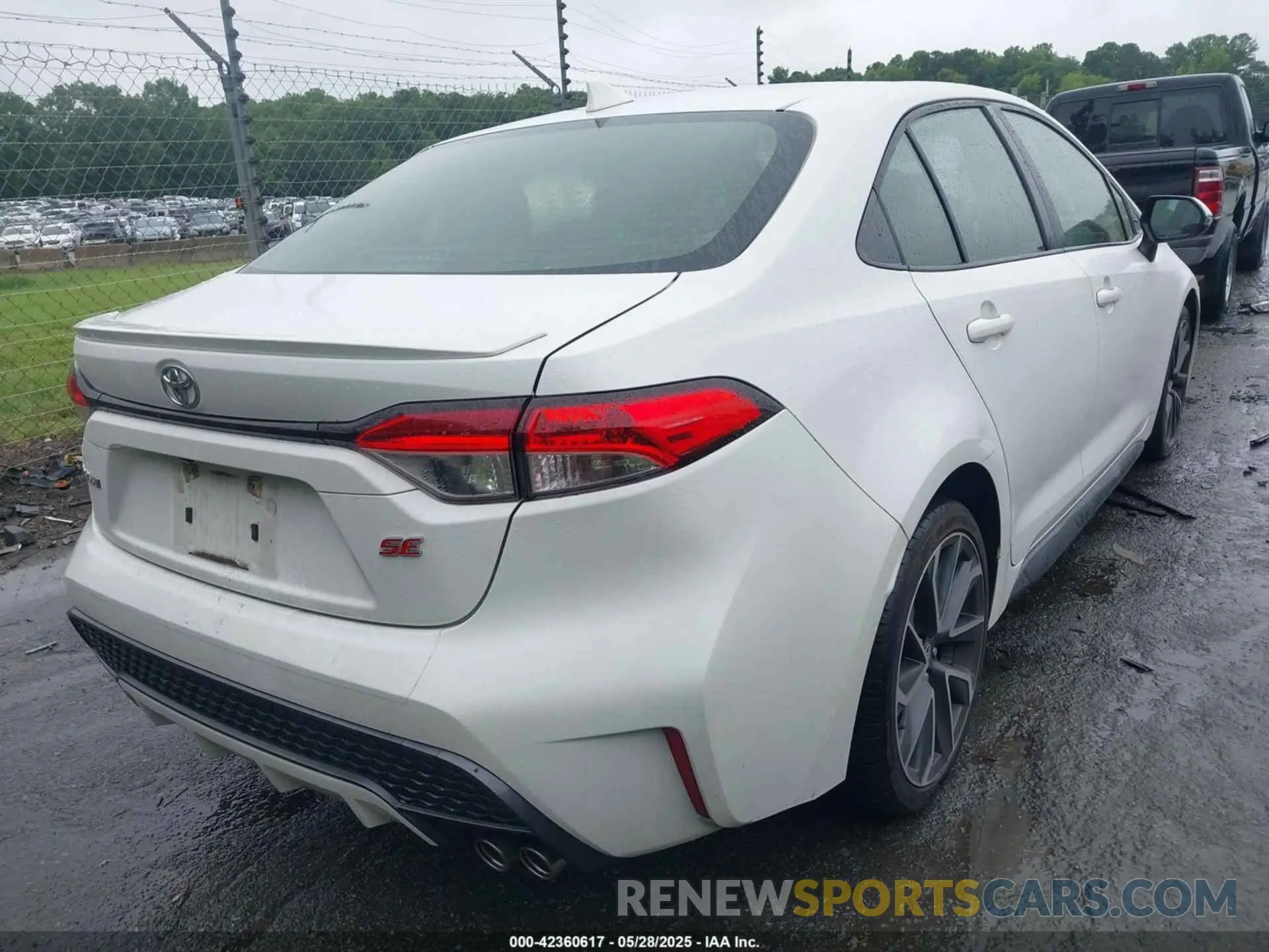 4 Photograph of a damaged car JTDS4RCE7LJ043693 TOYOTA COROLLA 2020