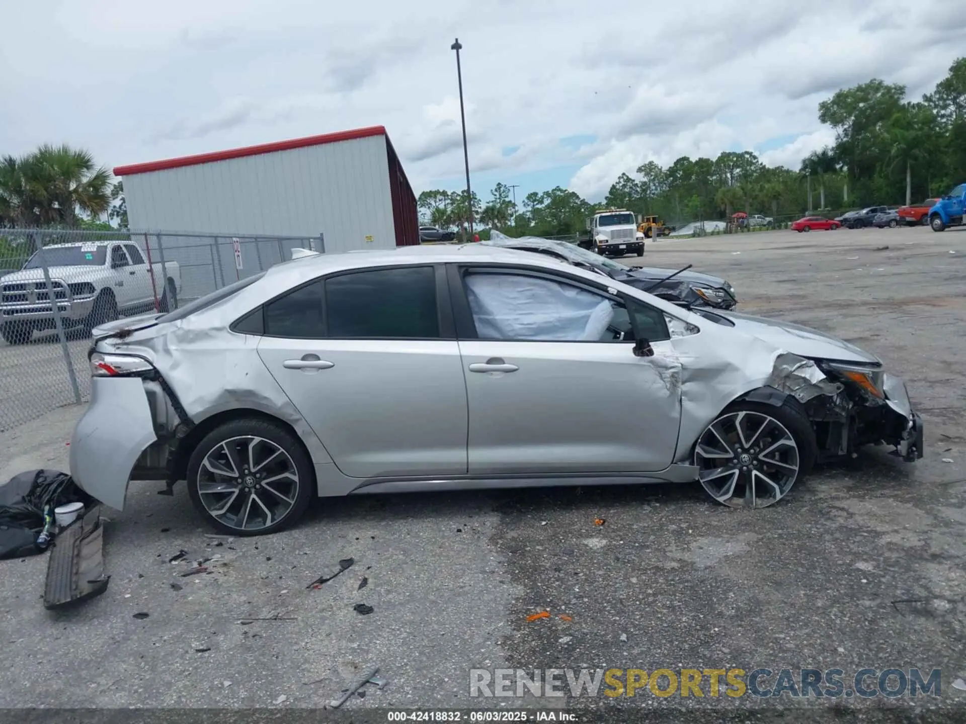 13 Photograph of a damaged car JTDS4RCE8LJ014493 TOYOTA COROLLA 2020