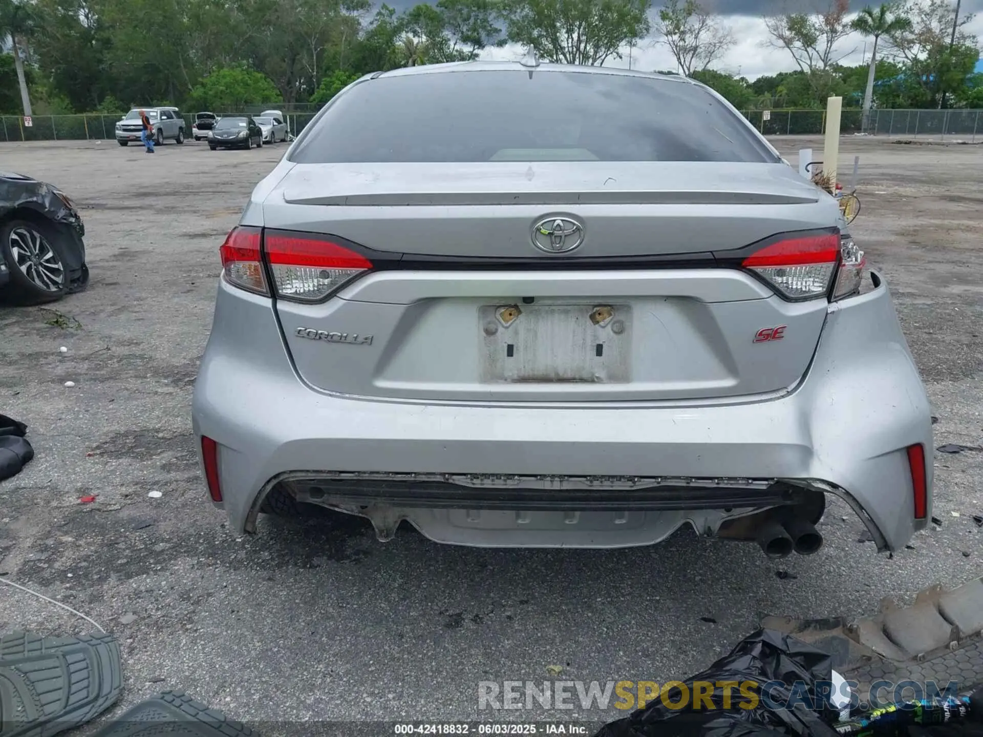16 Photograph of a damaged car JTDS4RCE8LJ014493 TOYOTA COROLLA 2020