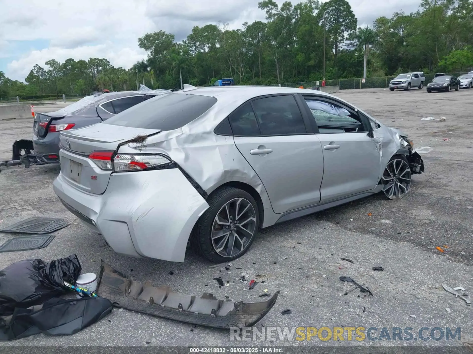 4 Photograph of a damaged car JTDS4RCE8LJ014493 TOYOTA COROLLA 2020