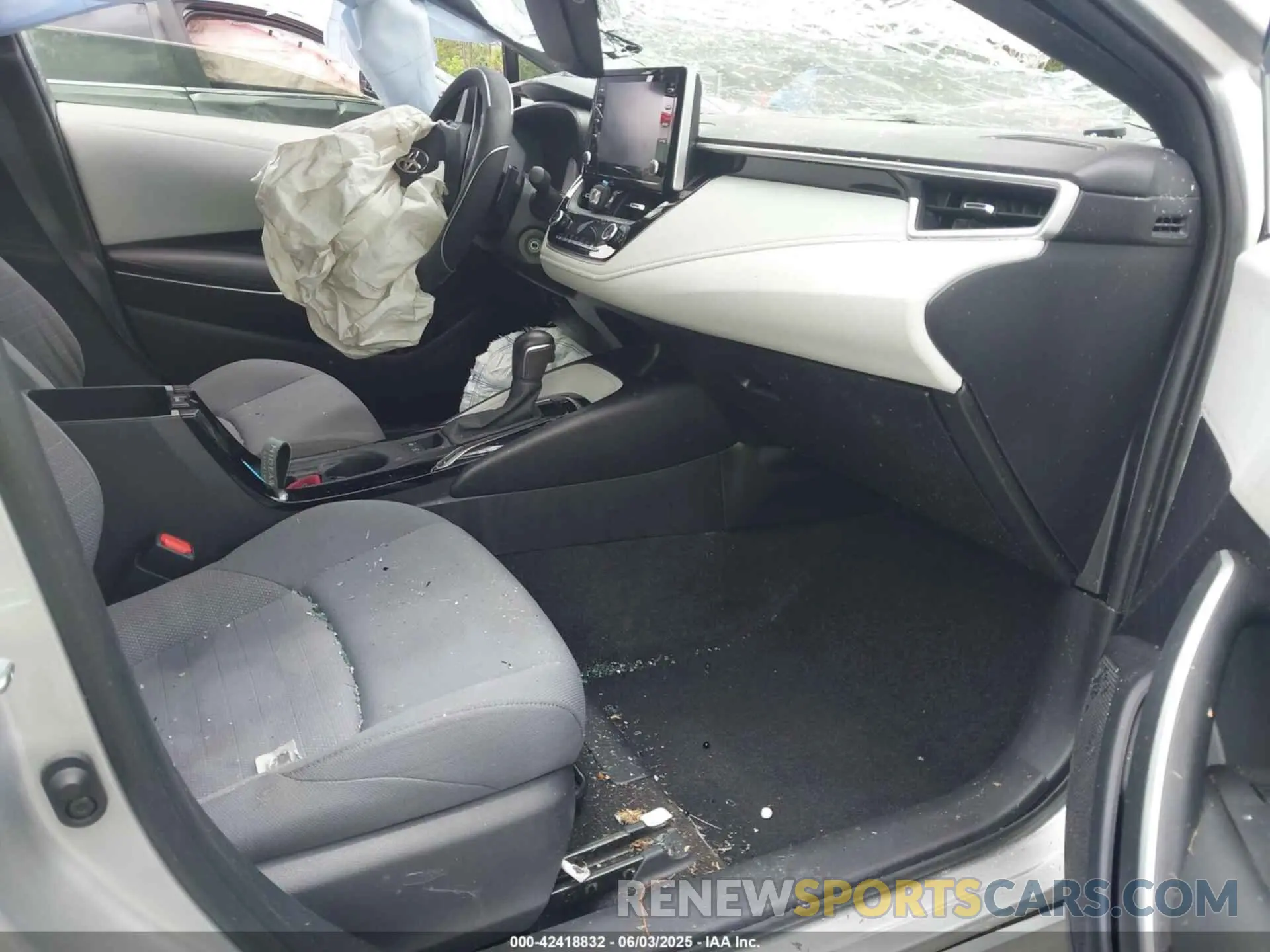 5 Photograph of a damaged car JTDS4RCE8LJ014493 TOYOTA COROLLA 2020