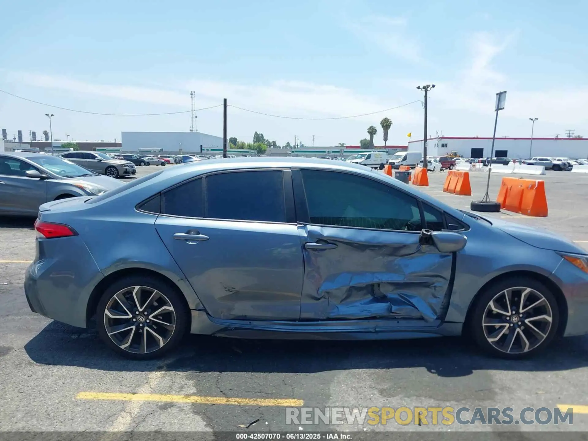 13 Photograph of a damaged car JTDS4RCE9LJ003566 TOYOTA COROLLA 2020