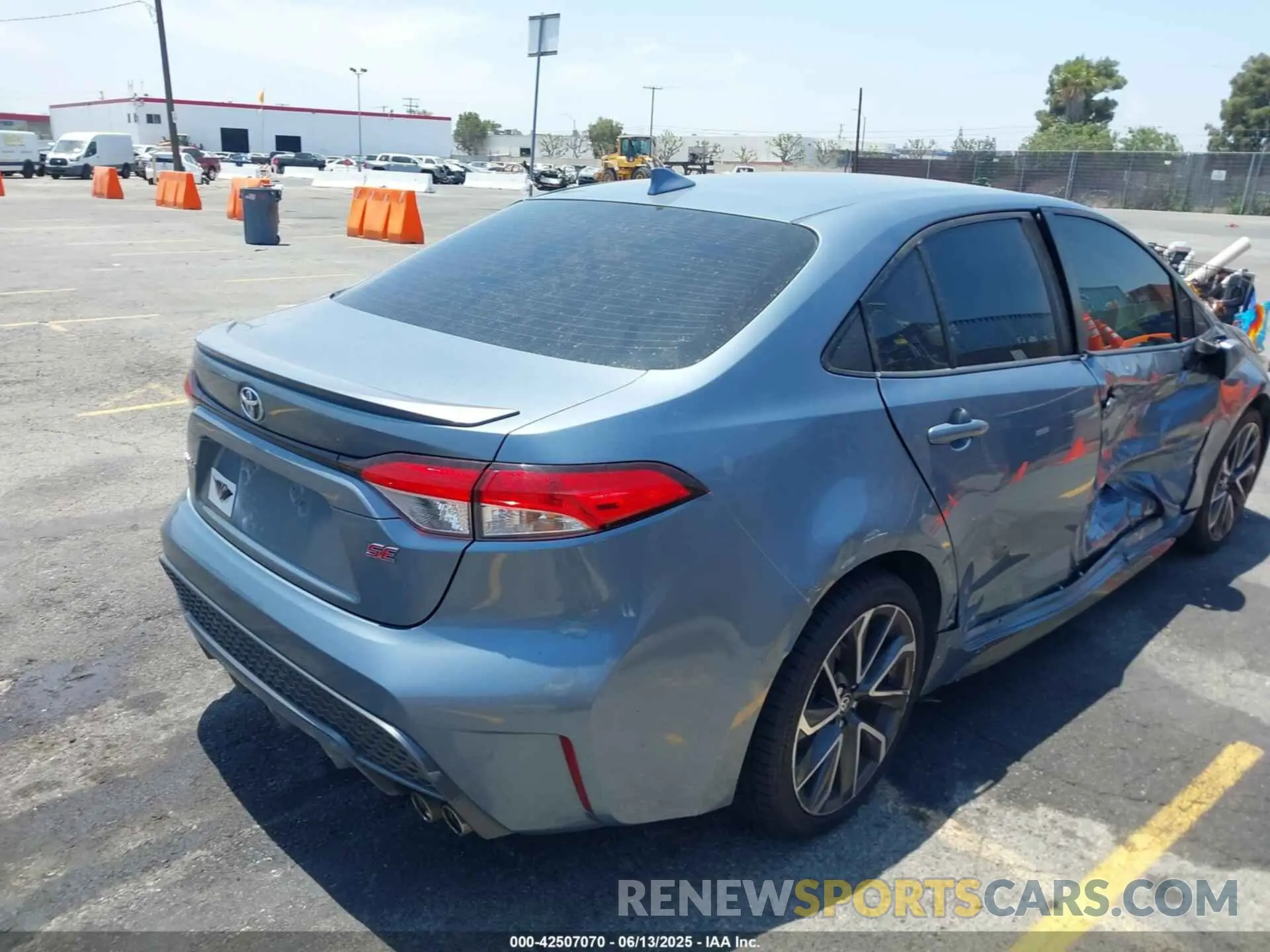 4 Photograph of a damaged car JTDS4RCE9LJ003566 TOYOTA COROLLA 2020