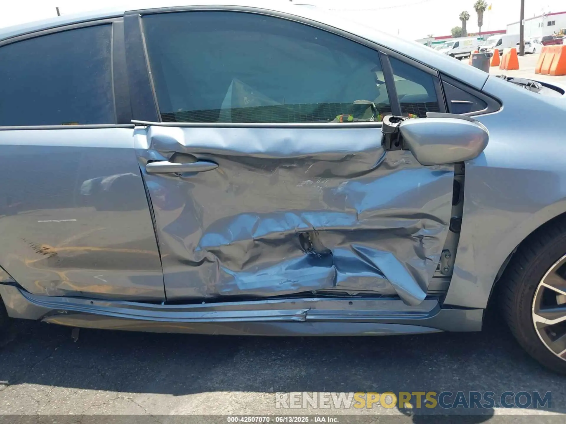 6 Photograph of a damaged car JTDS4RCE9LJ003566 TOYOTA COROLLA 2020