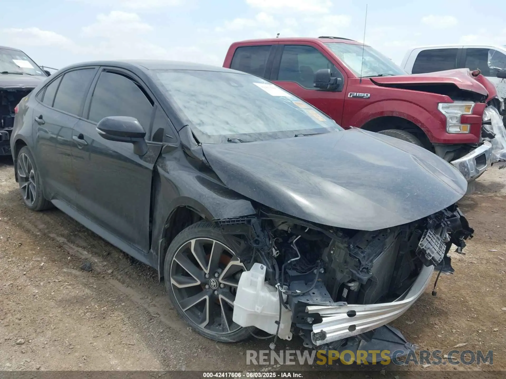 1 Photograph of a damaged car JTDS4RCE9LJ005639 TOYOTA COROLLA 2020