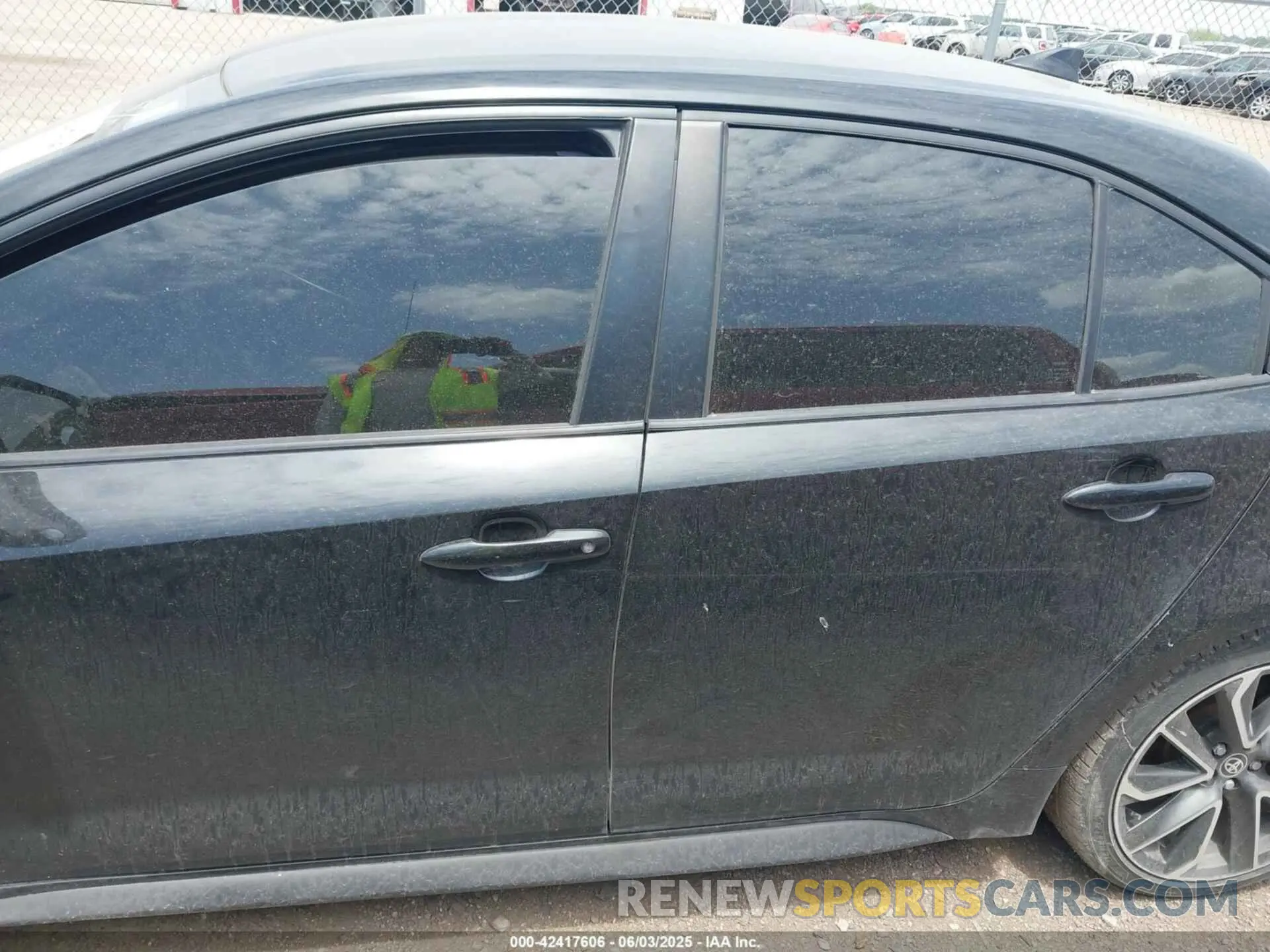 13 Photograph of a damaged car JTDS4RCE9LJ005639 TOYOTA COROLLA 2020