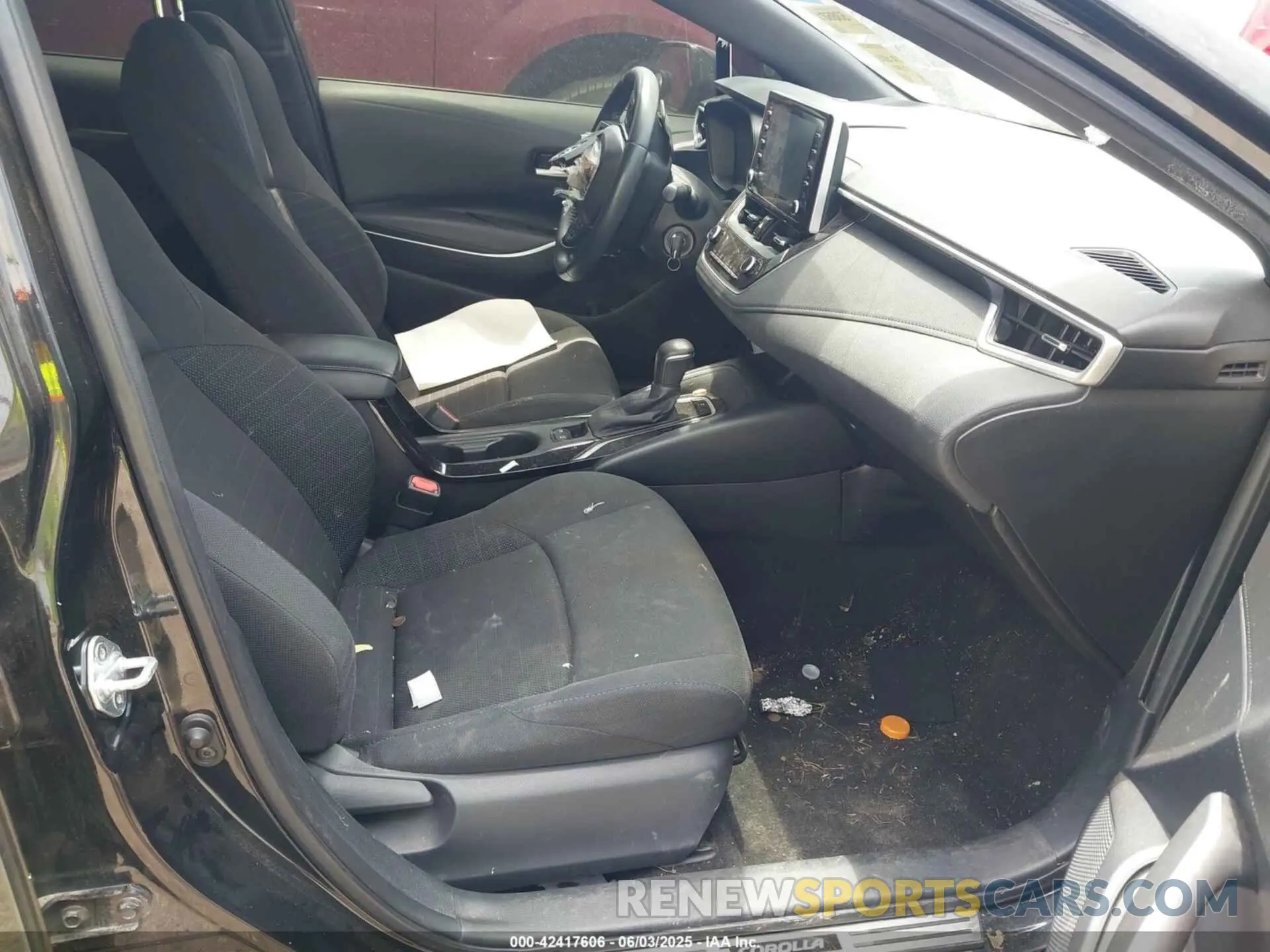 5 Photograph of a damaged car JTDS4RCE9LJ005639 TOYOTA COROLLA 2020
