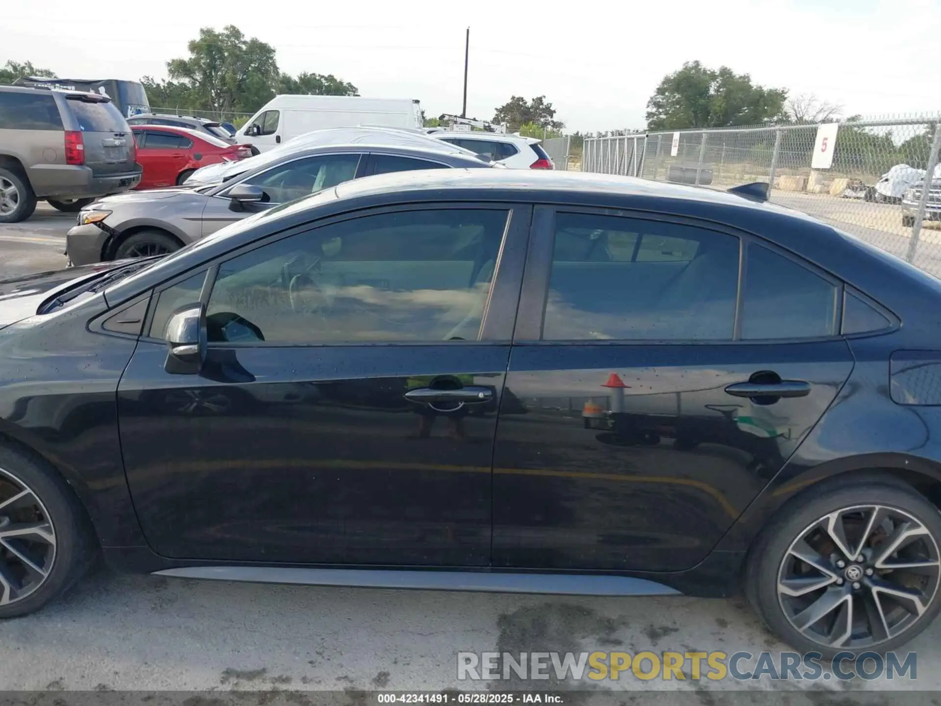 14 Photograph of a damaged car JTDS4RCE9LJ012753 TOYOTA COROLLA 2020