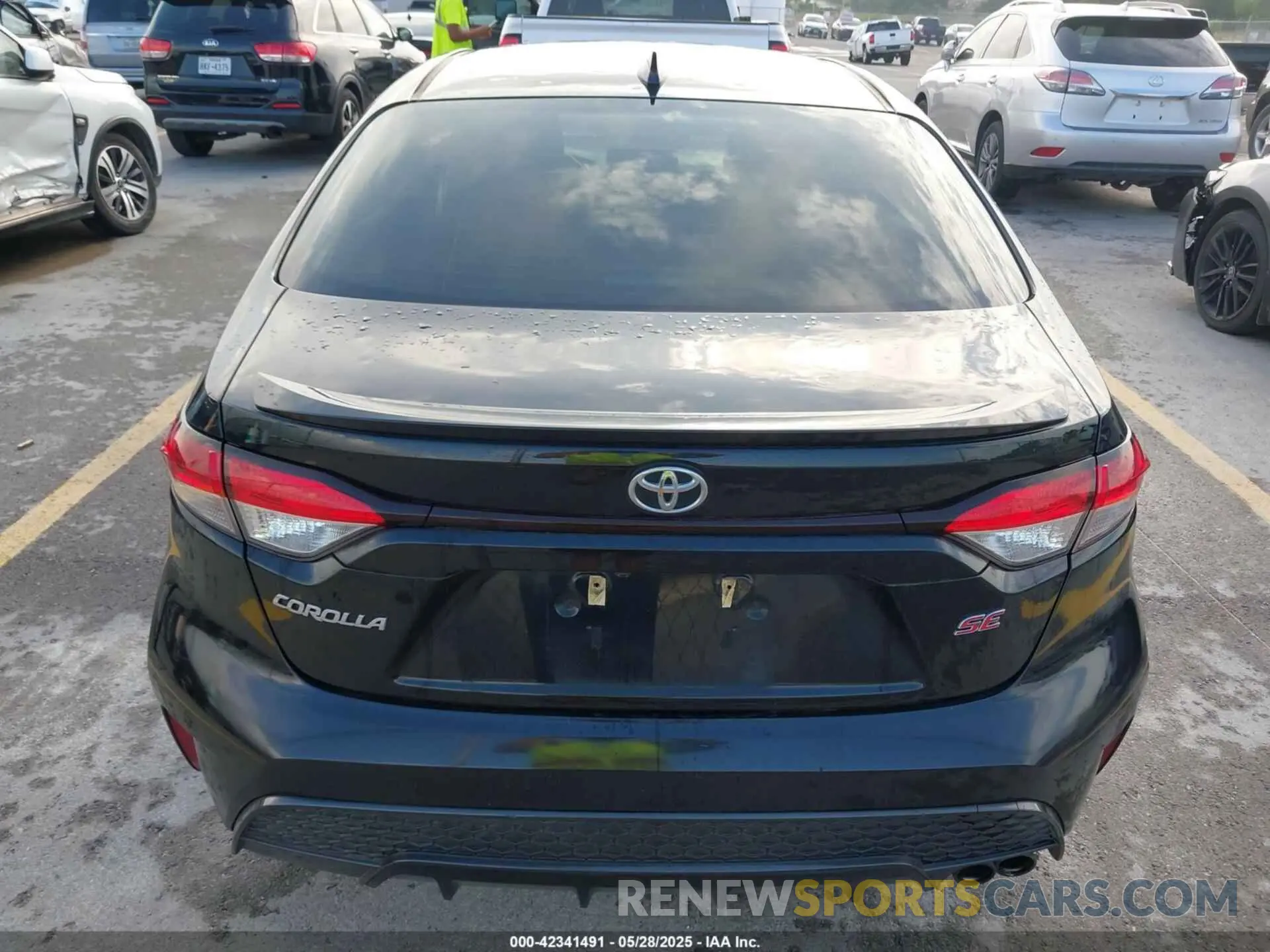 16 Photograph of a damaged car JTDS4RCE9LJ012753 TOYOTA COROLLA 2020