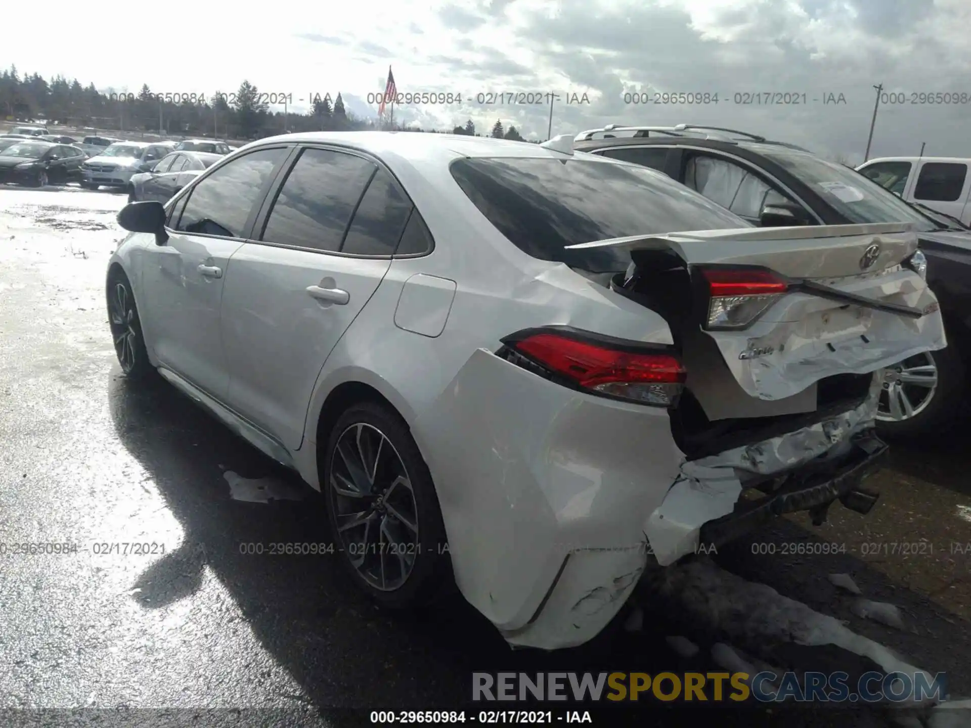 3 Photograph of a damaged car JTDS4RCE9LJ016558 TOYOTA COROLLA 2020