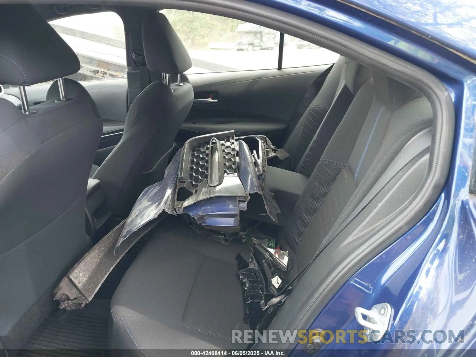 8 Photograph of a damaged car JTDS4RCEXLJ034972 TOYOTA COROLLA 2020