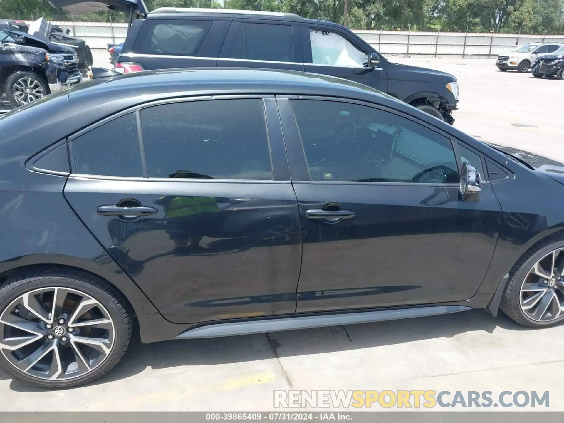 14 Photograph of a damaged car JTDS4RCEXLJ039413 TOYOTA COROLLA 2020