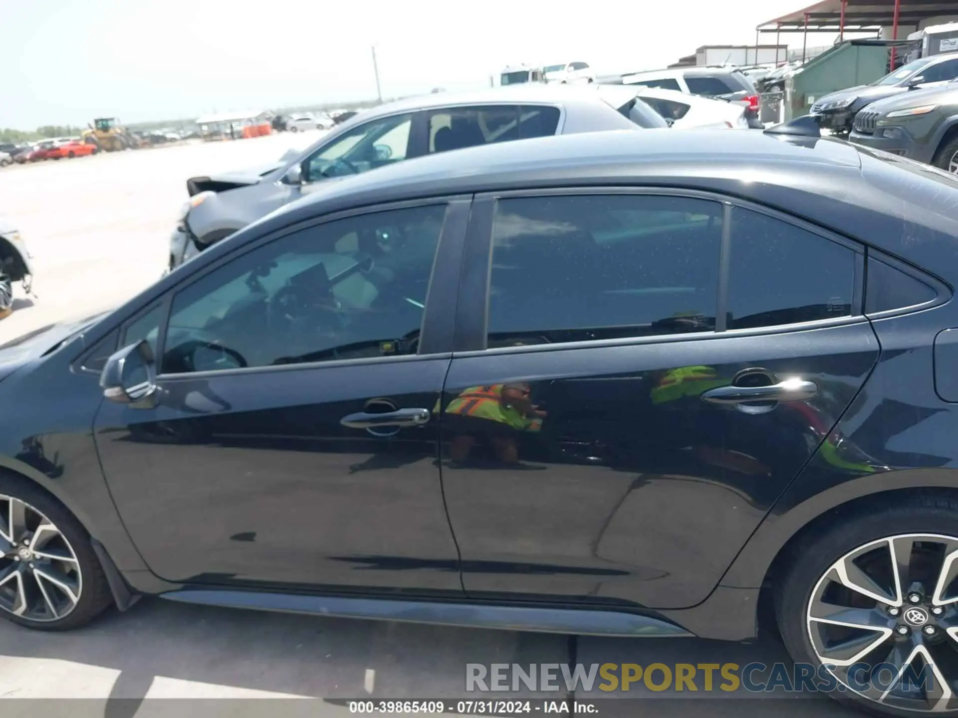 15 Photograph of a damaged car JTDS4RCEXLJ039413 TOYOTA COROLLA 2020
