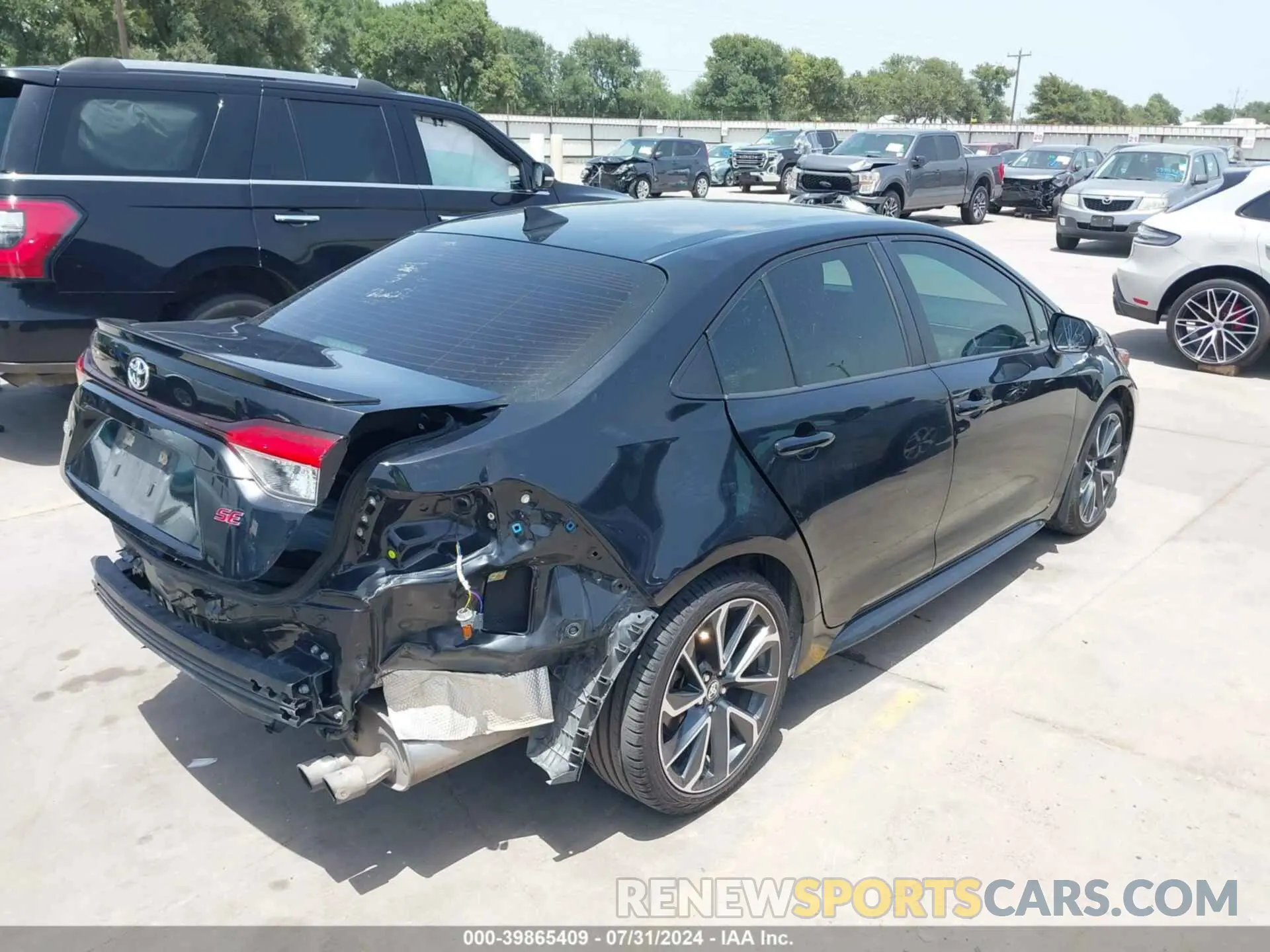 4 Photograph of a damaged car JTDS4RCEXLJ039413 TOYOTA COROLLA 2020