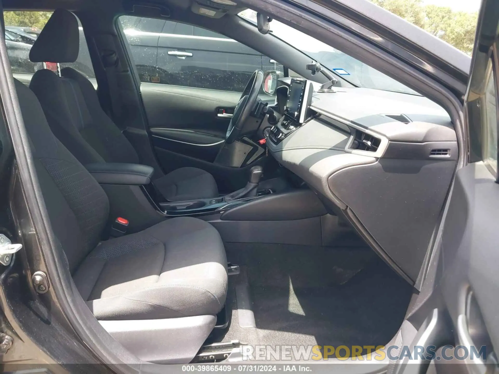 5 Photograph of a damaged car JTDS4RCEXLJ039413 TOYOTA COROLLA 2020