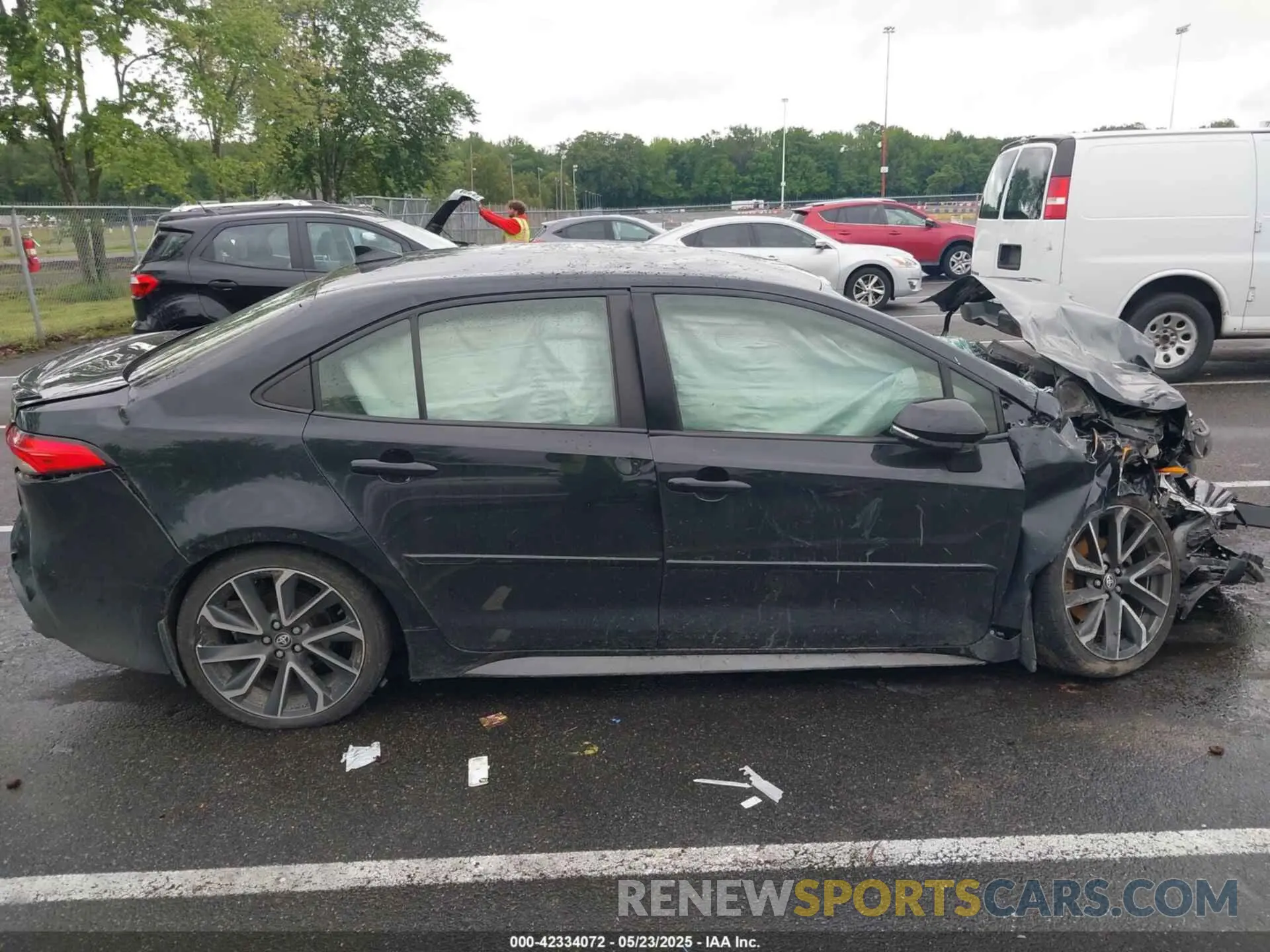 13 Photograph of a damaged car JTDS4RCEXLJ043476 TOYOTA COROLLA 2020