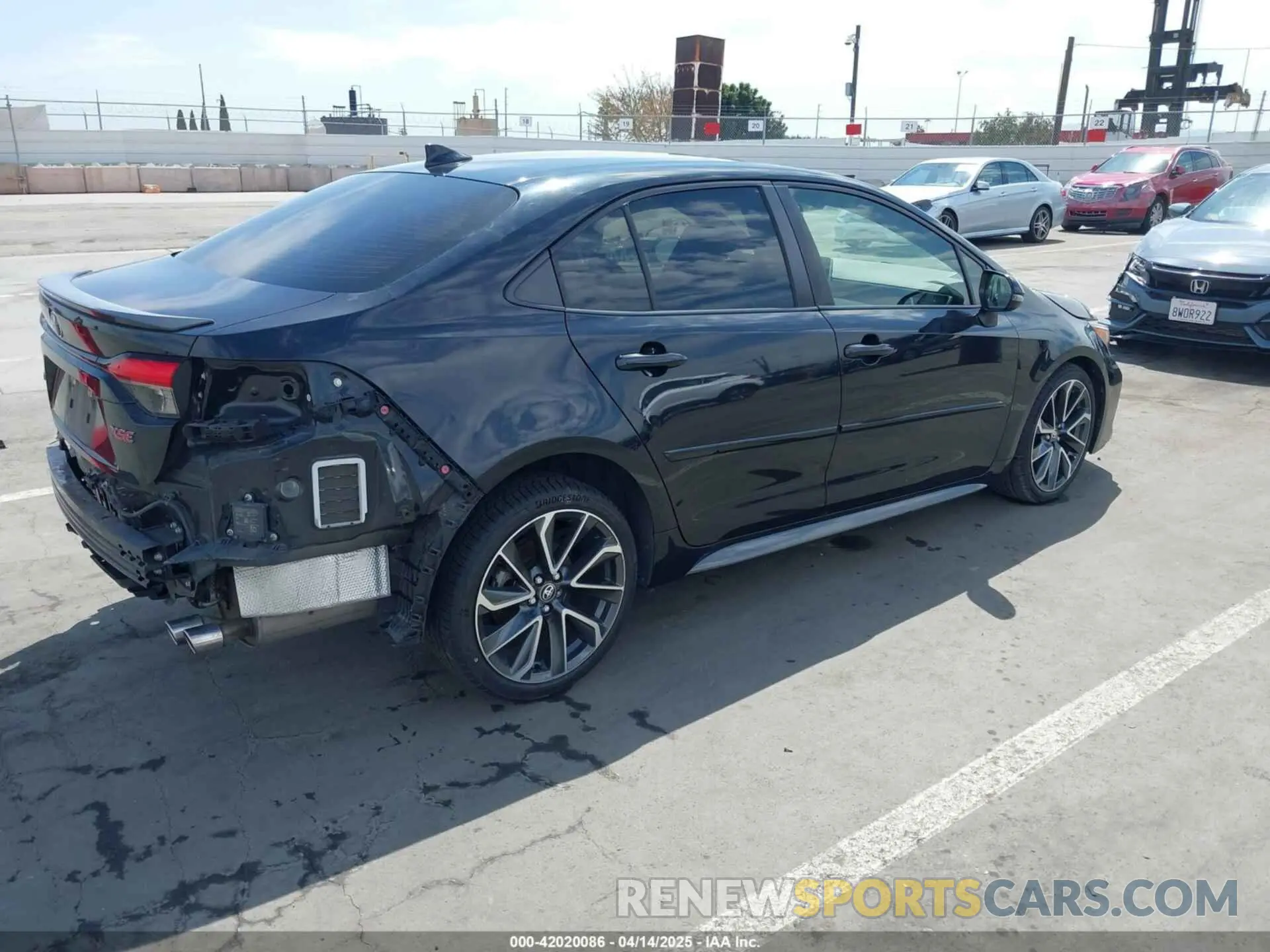 4 Photograph of a damaged car JTDT4RCE2LJ041435 TOYOTA COROLLA 2020