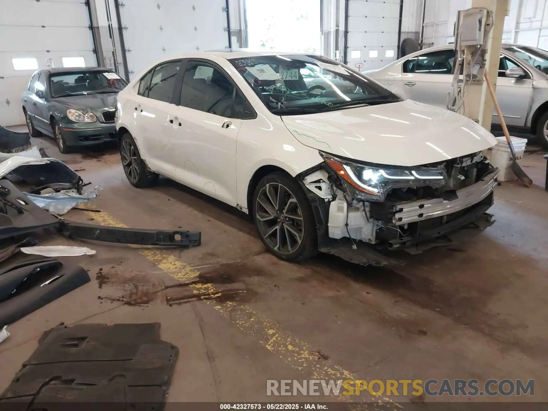 1 Photograph of a damaged car JTDT4RCE3LJ052721 TOYOTA COROLLA 2020