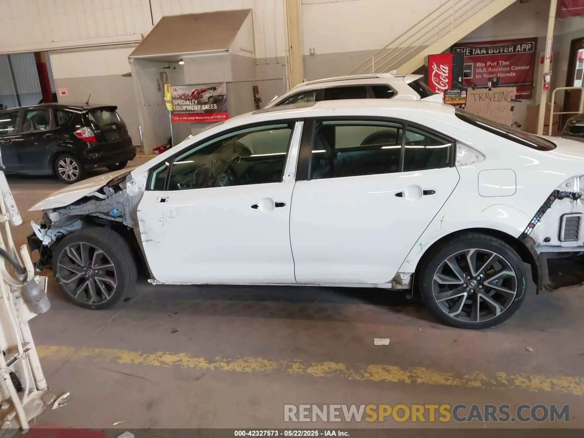 14 Photograph of a damaged car JTDT4RCE3LJ052721 TOYOTA COROLLA 2020