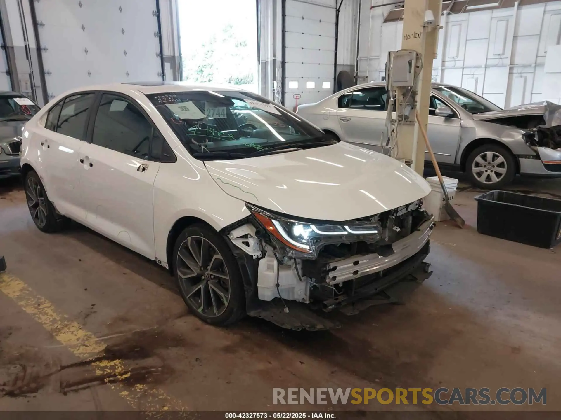 19 Photograph of a damaged car JTDT4RCE3LJ052721 TOYOTA COROLLA 2020