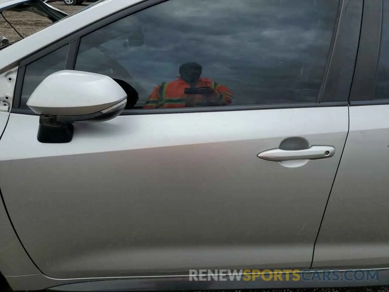 9 Photograph of a damaged car JTDT4RCE7LJ004025 TOYOTA COROLLA 2020