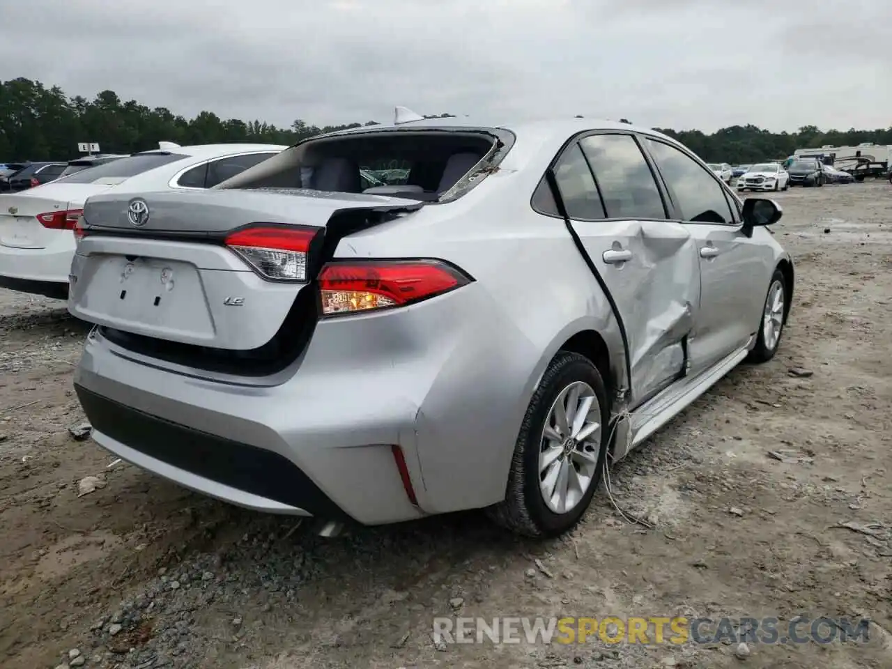 4 Photograph of a damaged car JTDVPRAE1LJ112210 TOYOTA COROLLA 2020