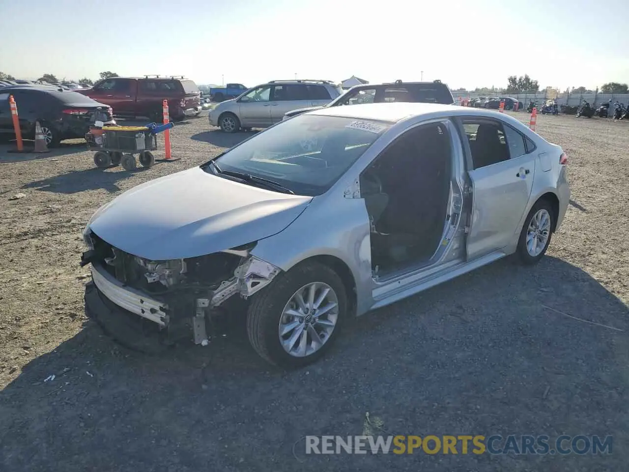 1 Photograph of a damaged car JTDVPRAE8LJ094563 TOYOTA COROLLA 2020