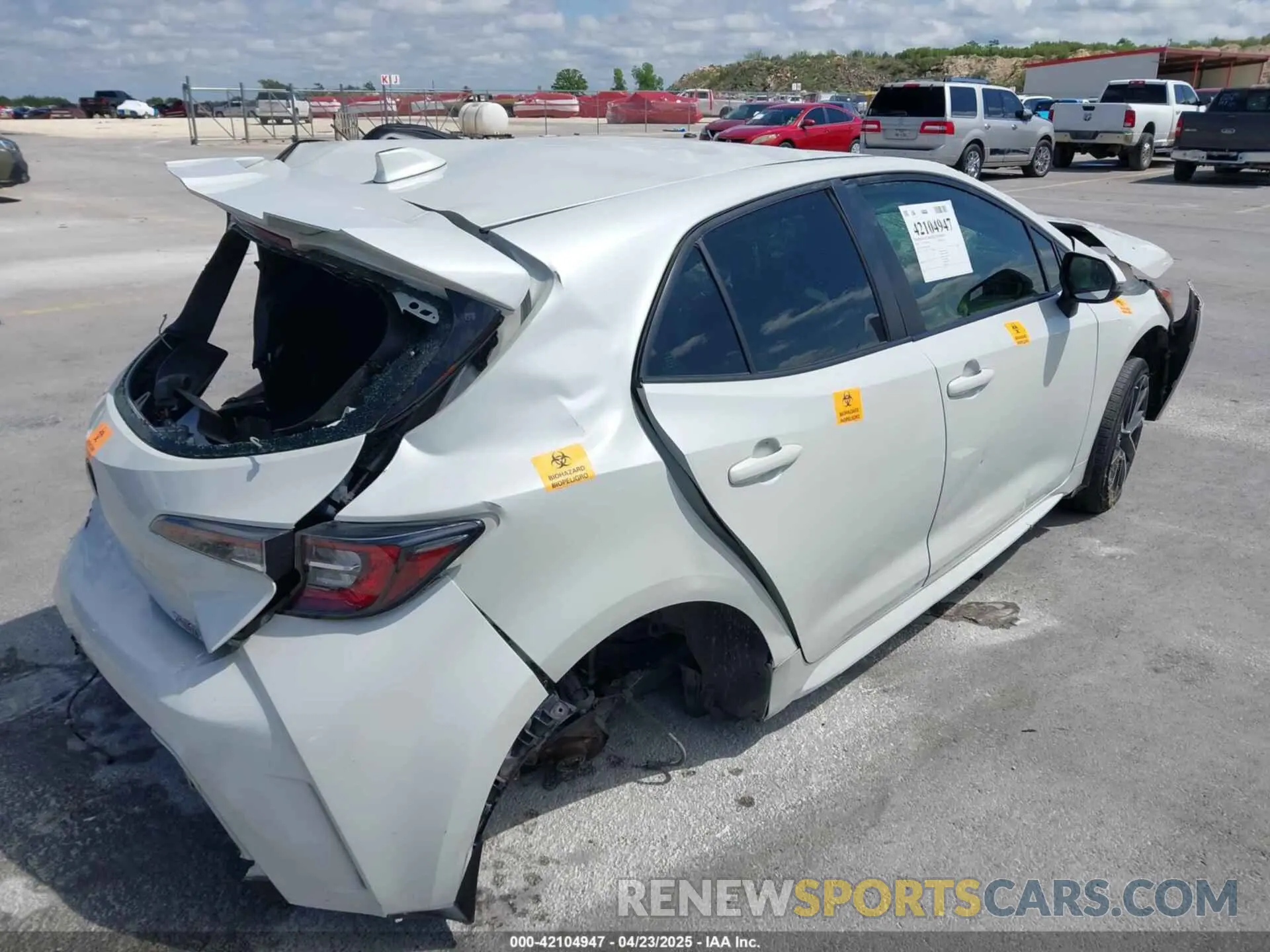4 Photograph of a damaged car JTNA4RBE2L3086075 TOYOTA COROLLA 2020