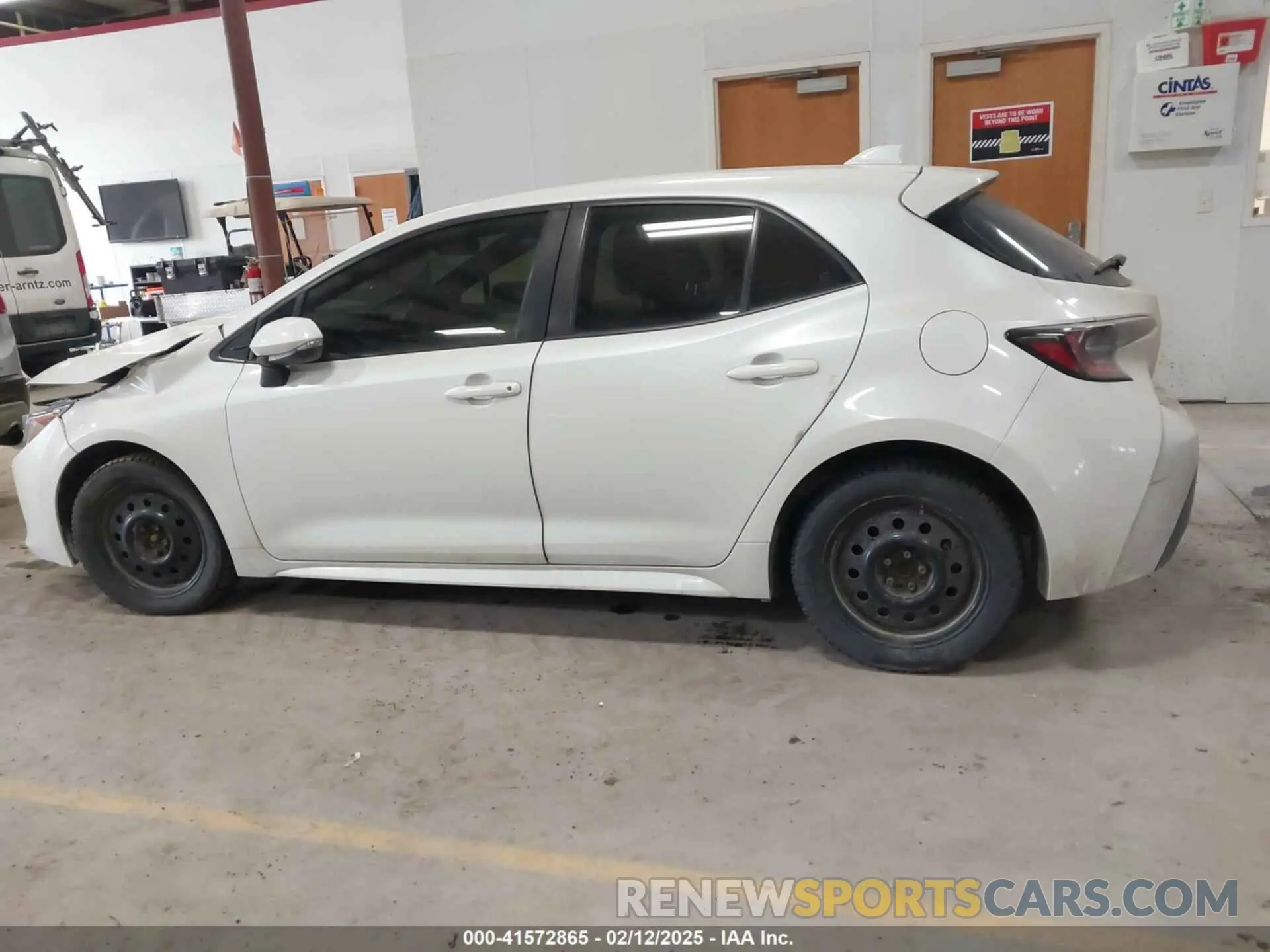 14 Photograph of a damaged car JTNA4RBE3L3090264 TOYOTA COROLLA 2020