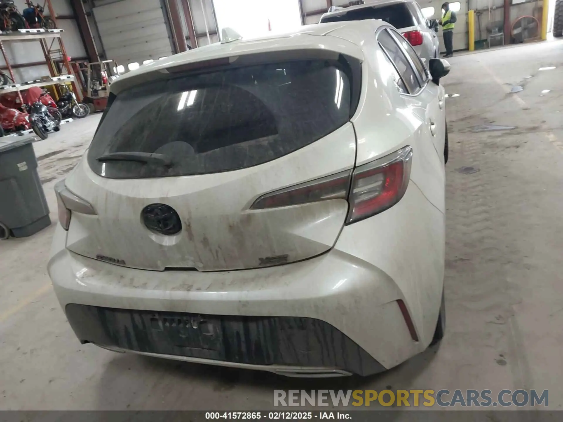 16 Photograph of a damaged car JTNA4RBE3L3090264 TOYOTA COROLLA 2020