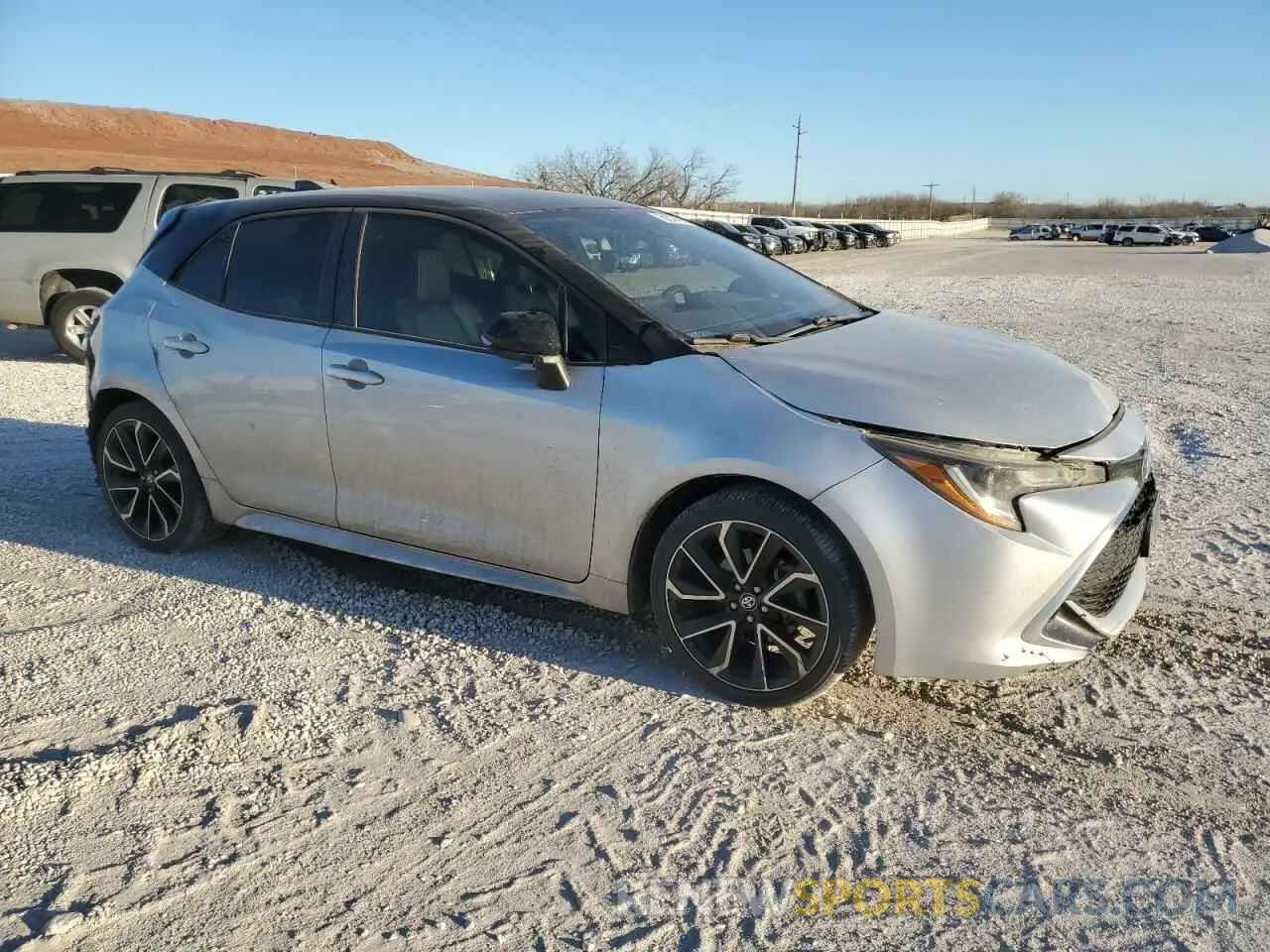 4 Photograph of a damaged car JTNA4RBE7L3073614 TOYOTA COROLLA 2020