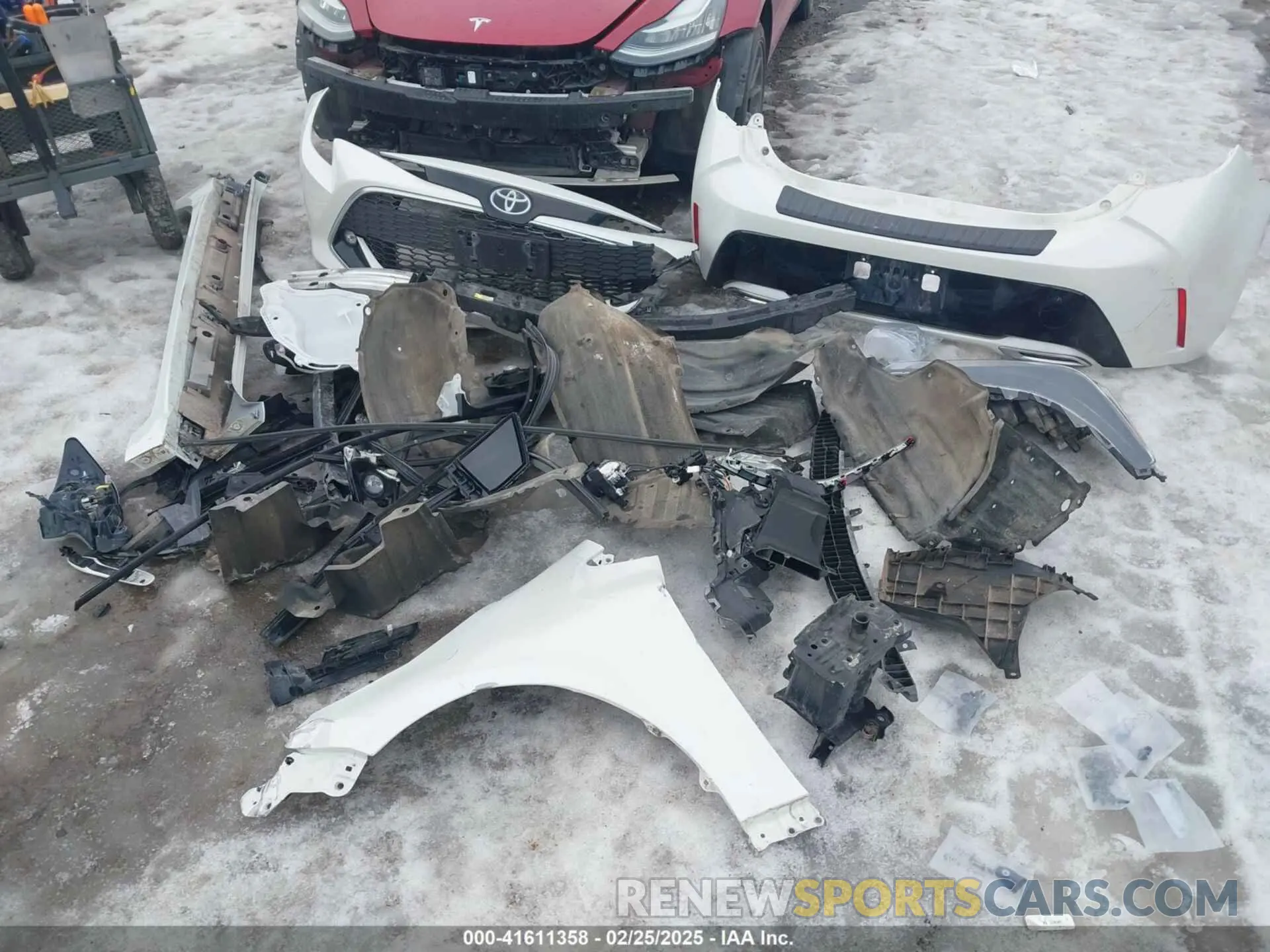 12 Photograph of a damaged car JTNA4RBE9L3075560 TOYOTA COROLLA 2020