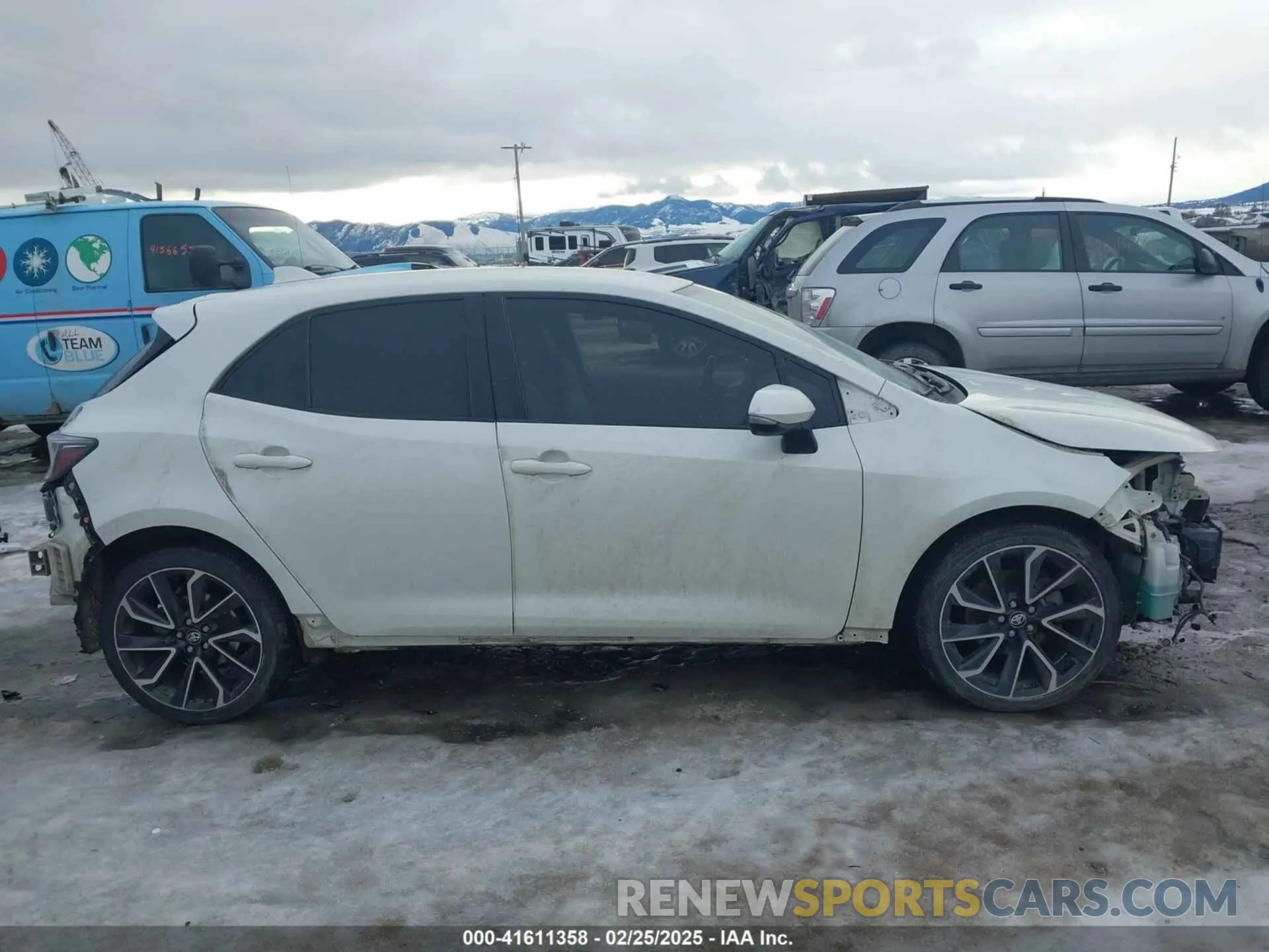 14 Photograph of a damaged car JTNA4RBE9L3075560 TOYOTA COROLLA 2020