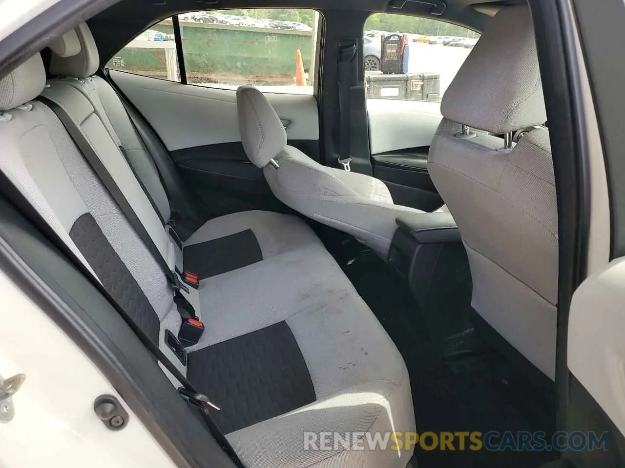 10 Photograph of a damaged car JTNB4RBE2L3080720 TOYOTA COROLLA 2020