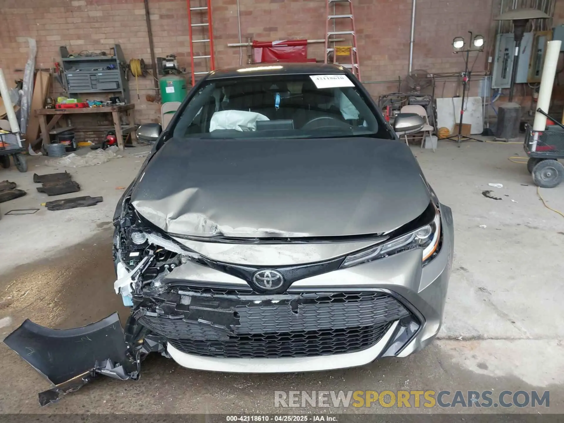 12 Photograph of a damaged car JTNB4RBE4L3095204 TOYOTA COROLLA 2020