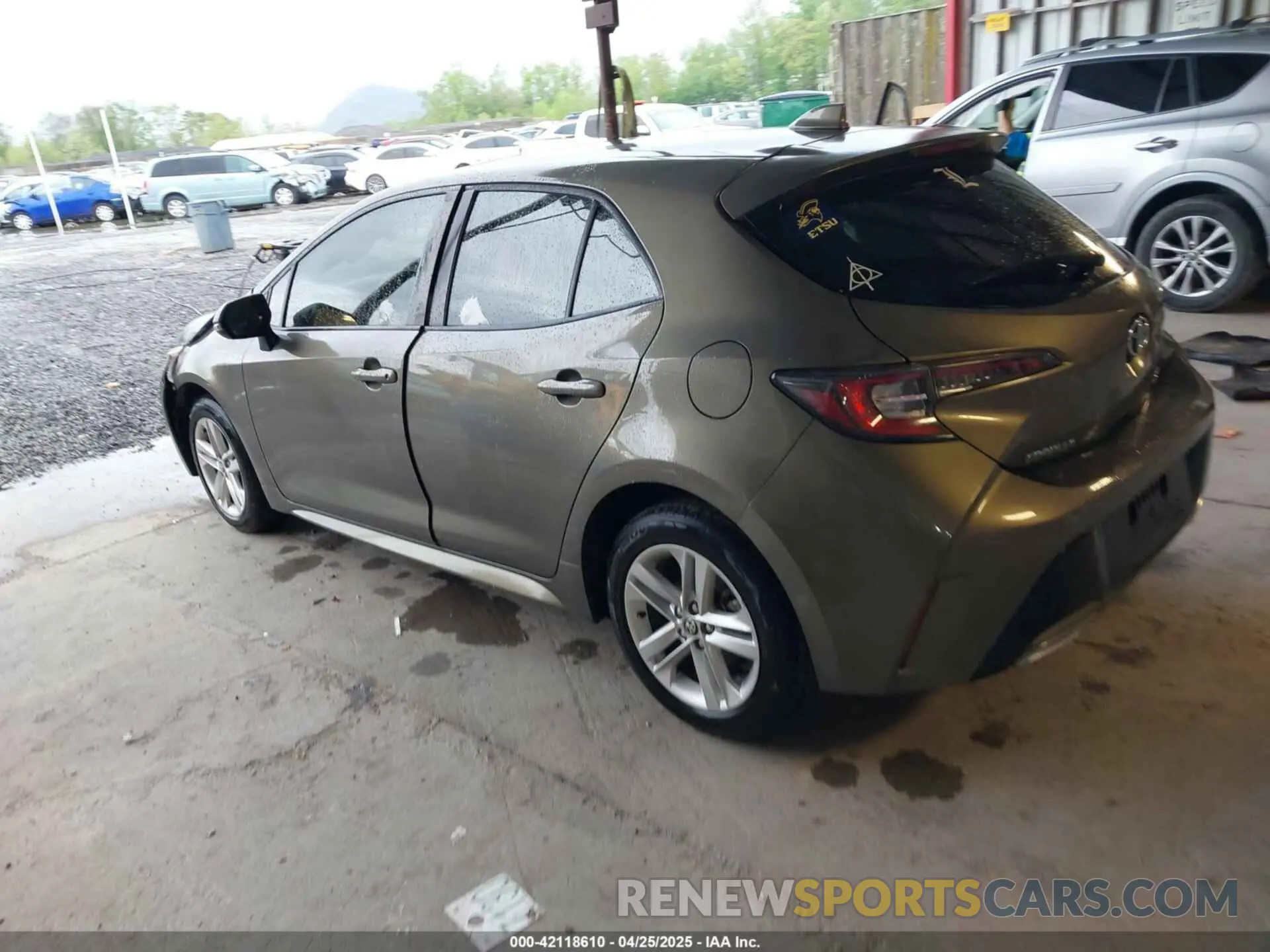3 Photograph of a damaged car JTNB4RBE4L3095204 TOYOTA COROLLA 2020