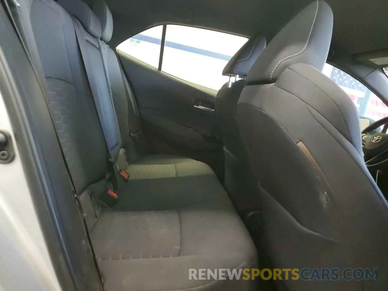10 Photograph of a damaged car JTNB4RBE9L3091827 TOYOTA COROLLA 2020