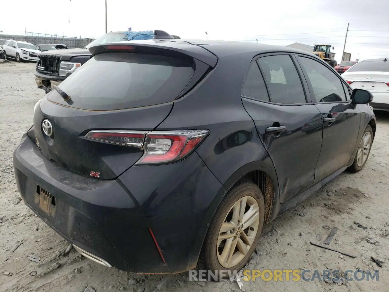 4 Photograph of a damaged car JTNB4RBE9L3097594 TOYOTA COROLLA 2020