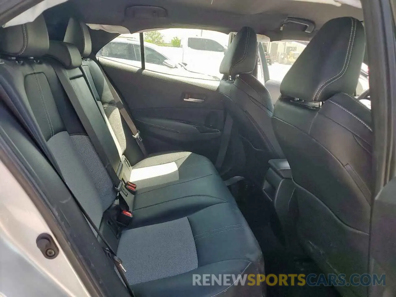 10 Photograph of a damaged car JTNC4RBE1L3077375 TOYOTA COROLLA 2020