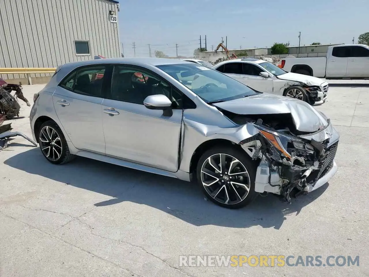 4 Photograph of a damaged car JTNC4RBE1L3077375 TOYOTA COROLLA 2020