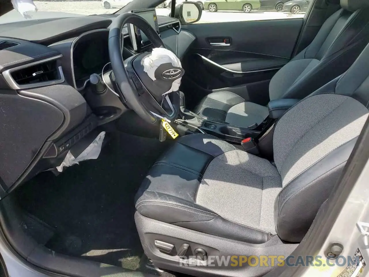7 Photograph of a damaged car JTNC4RBE1L3077375 TOYOTA COROLLA 2020